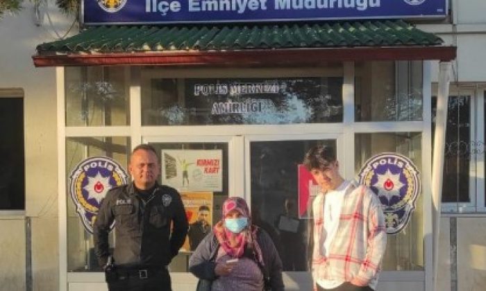 YOLDA BULDUĞU 4 BİN LİRAYI..