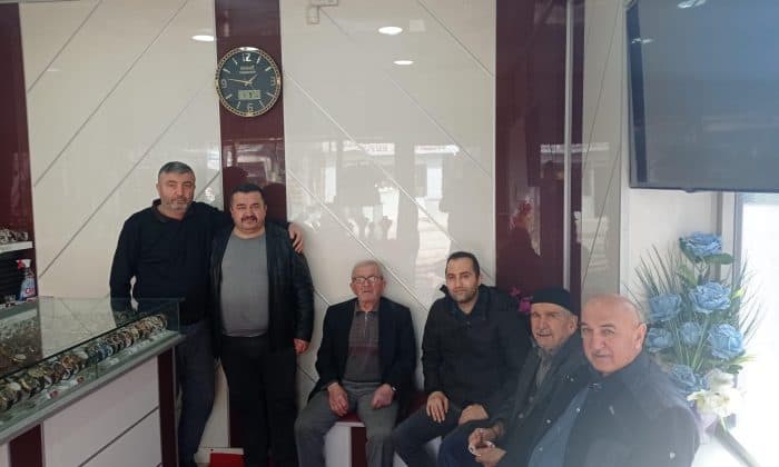 MHP’LİLER SAHAYA İNDİ