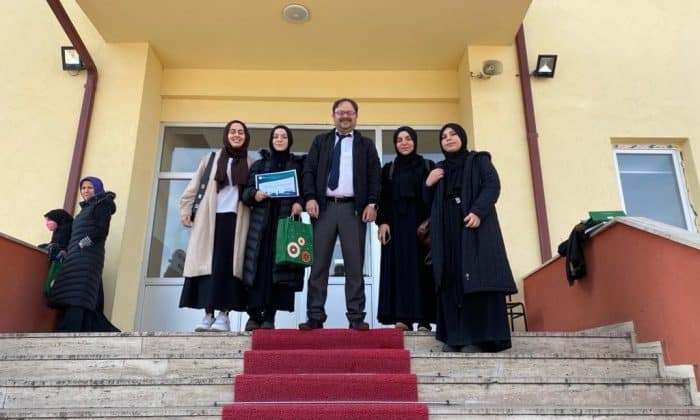 HAFIZLIK YARIŞMASINDA BİRİNCİ OLDU