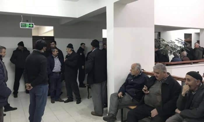 KAYMAKAMLIKTA GERGİNLİK ÇIKTI; KOLLUK KUVVETLERİ MÜDAHALE ETTİ
