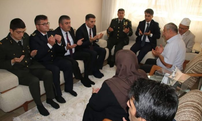 GEREDE İDARİ ERKÂNINDAN 15 TEMMUZ ŞEHİTLERİNE VE GAZİLERİNE ANLAMLI ZİYARET