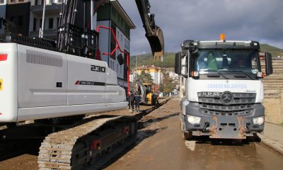 TURGUT ÖZAL CADDESİ’NDEKİ ASBESTLİ SU BORULARI YENİLENİYOR