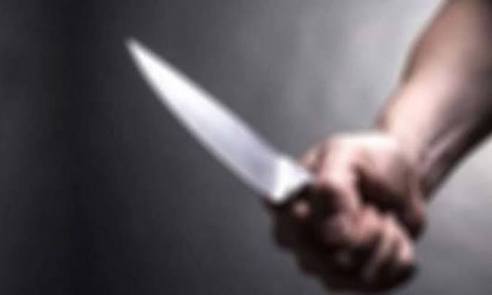 GEREDE’DE BIÇAKLI KAVGA: 2 KİŞİ YARALANDI