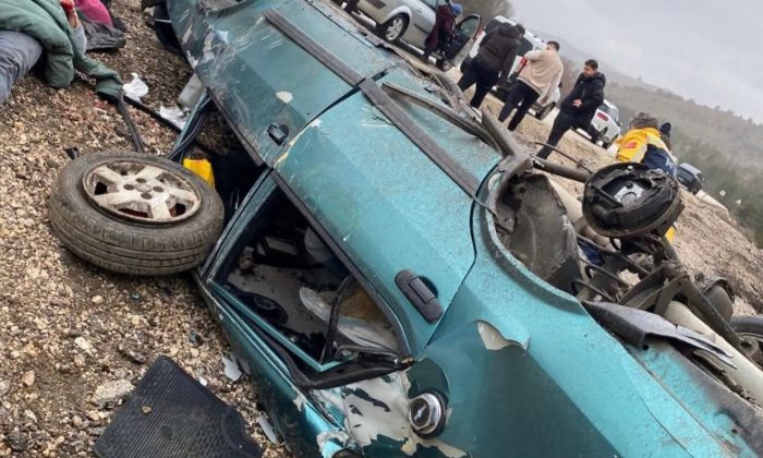 GEREDE’DE FECİ KAZA! OTOMOBİL TAKLA ATTI: 4 KİŞİ YARALANDI