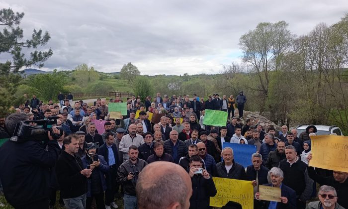GEREDE ÇAYI’NDA 10 YILDIR SÜREN ÇEVRE FELAKETİ: VATANDAŞ İSYAN ETTİ
